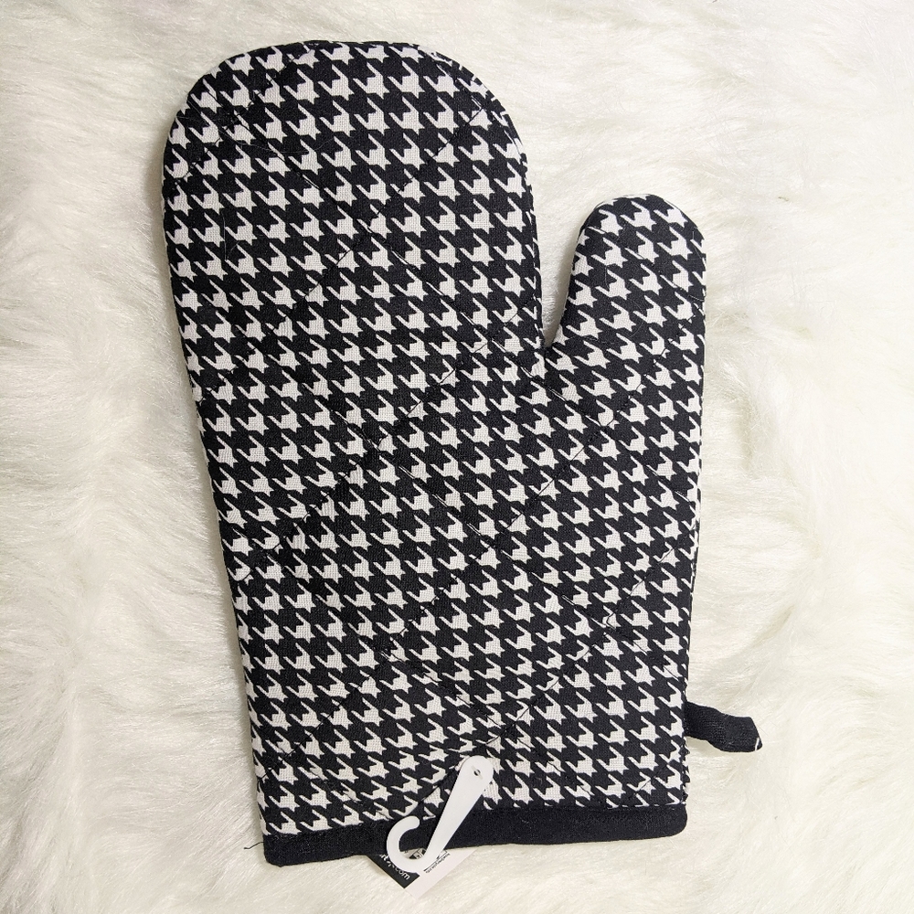 NWT Halloween Kitchen Towels & Potholders - Picture 11 of 11